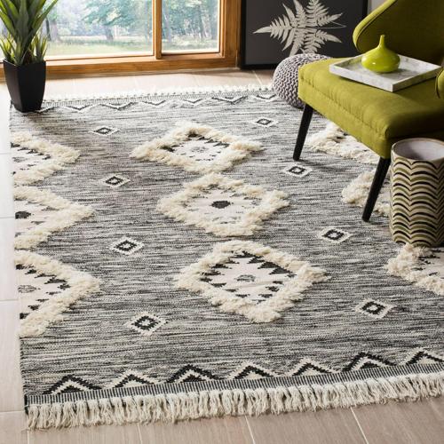 SAFAVIEH Kenya Pierce Geometric Diamonds Fringe Area Rug, Black/Ivory, 5'*8'