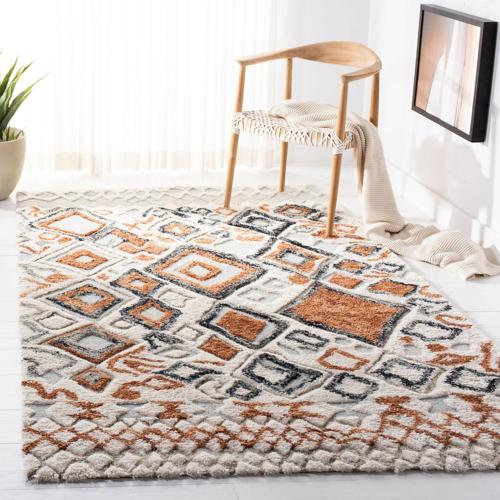 SAFAVIEH Casablanca Merton Abstract Moroccan Wool Shag Area Rug, Ivory/Brown, 5'*8'