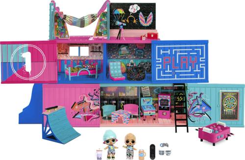 L.O.L. Surprise Fashion Show House Playset with 40+ Surprises, Including 2 Exclusive Dolls a Great Gift for Kids Ages 4+
